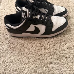 Nike Women’s Black and White Sneakers panda